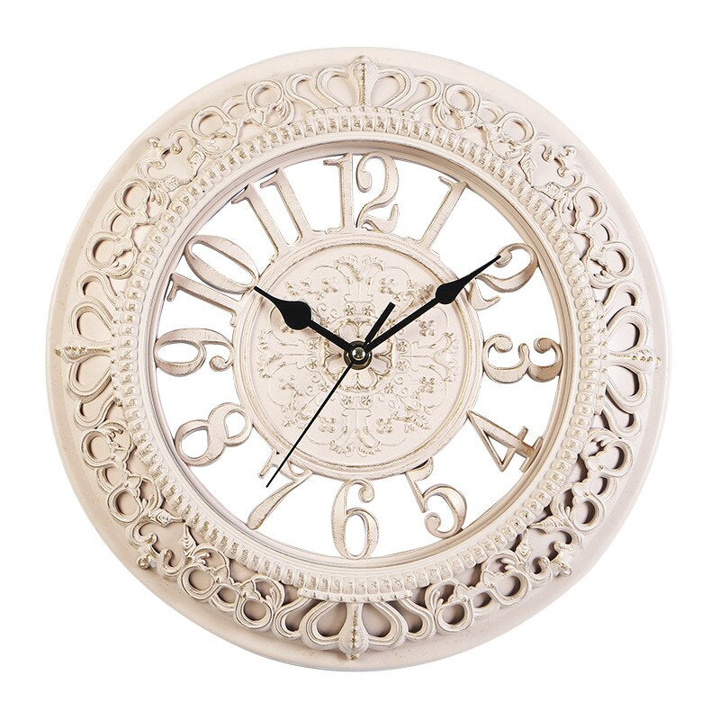 Antique Elegance Wall Clock - Bring a touch of history to your interior!