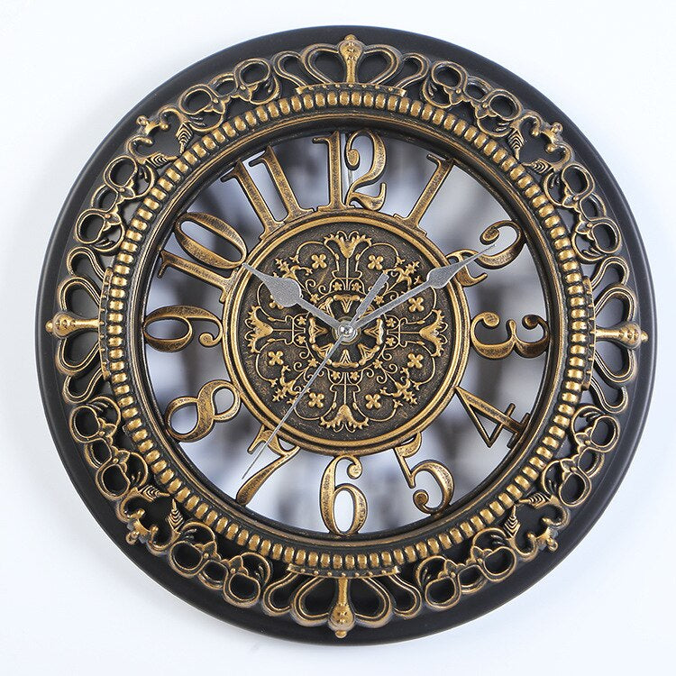 Antique Elegance Wall Clock - Bring a touch of history to your interior!